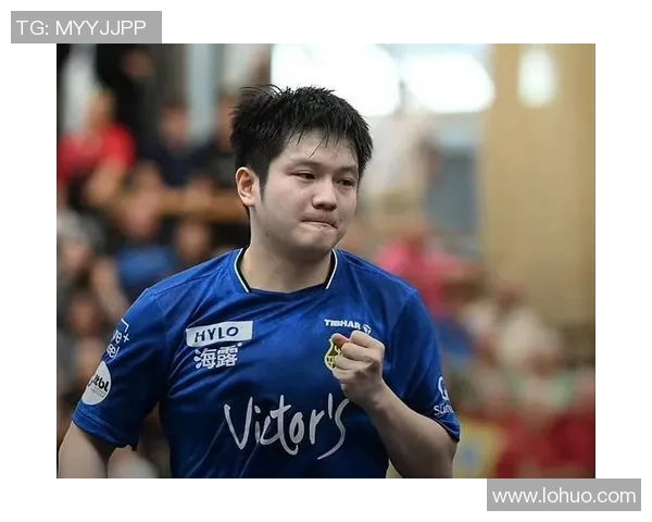 足球明星亲临工地现场展现不一样的魅力与风采引发粉丝热议