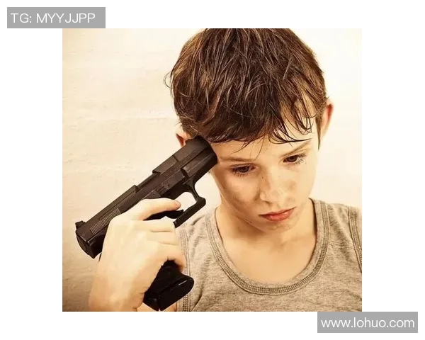 足球明星眼神忧郁的背后故事揭示了他们内心的挣扎与追求梦想的艰辛历程